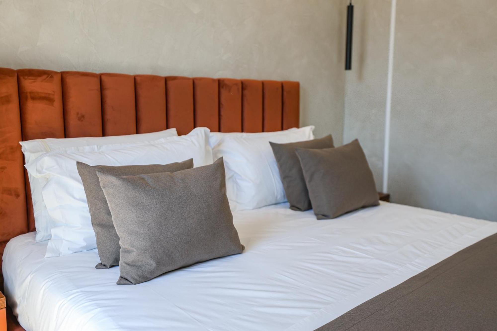 Hotel Plaza בראט מראה חיצוני תמונה