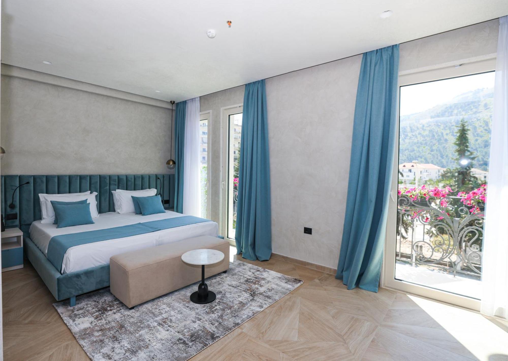 Hotel Plaza בראט מראה חיצוני תמונה