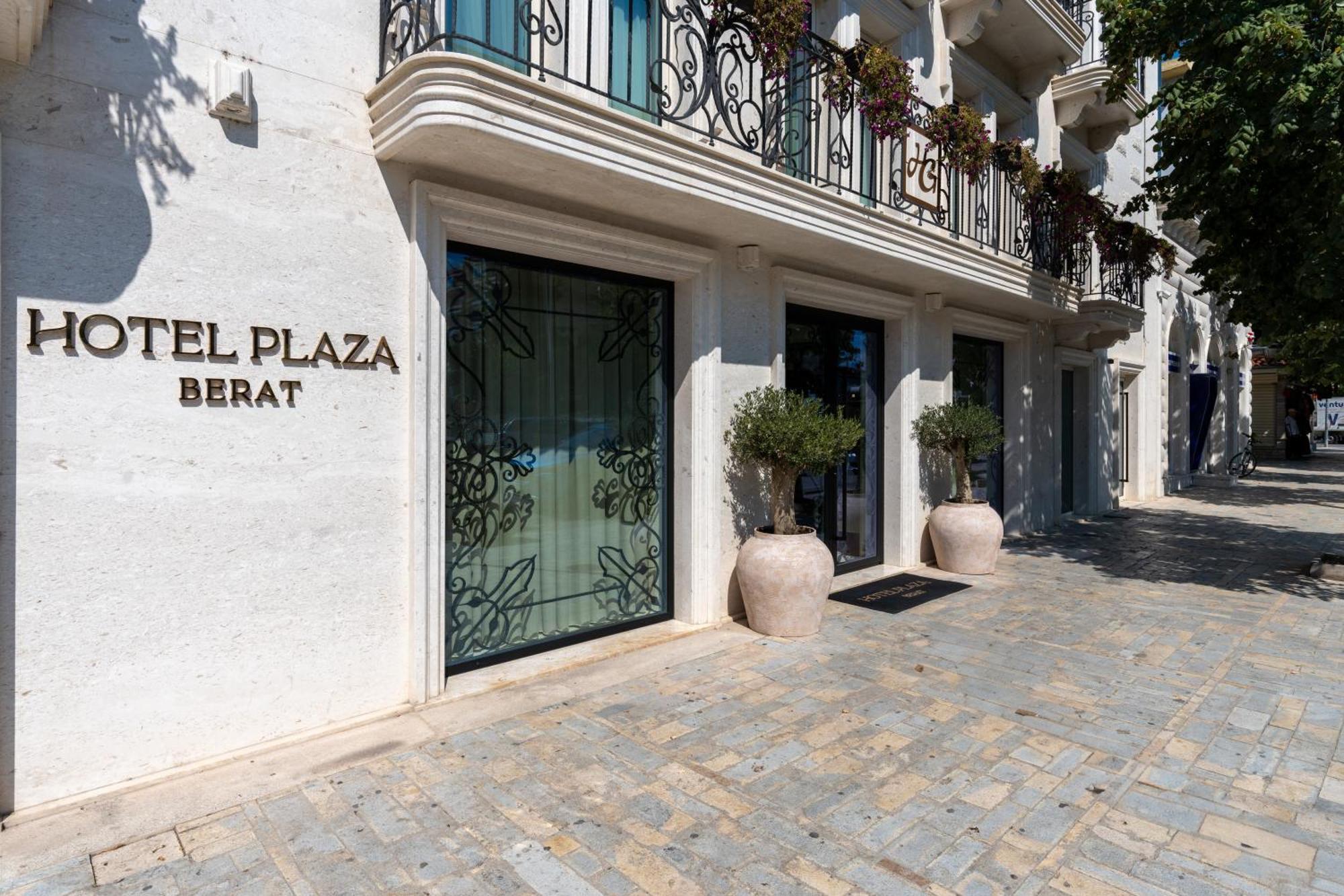 Hotel Plaza בראט מראה חיצוני תמונה