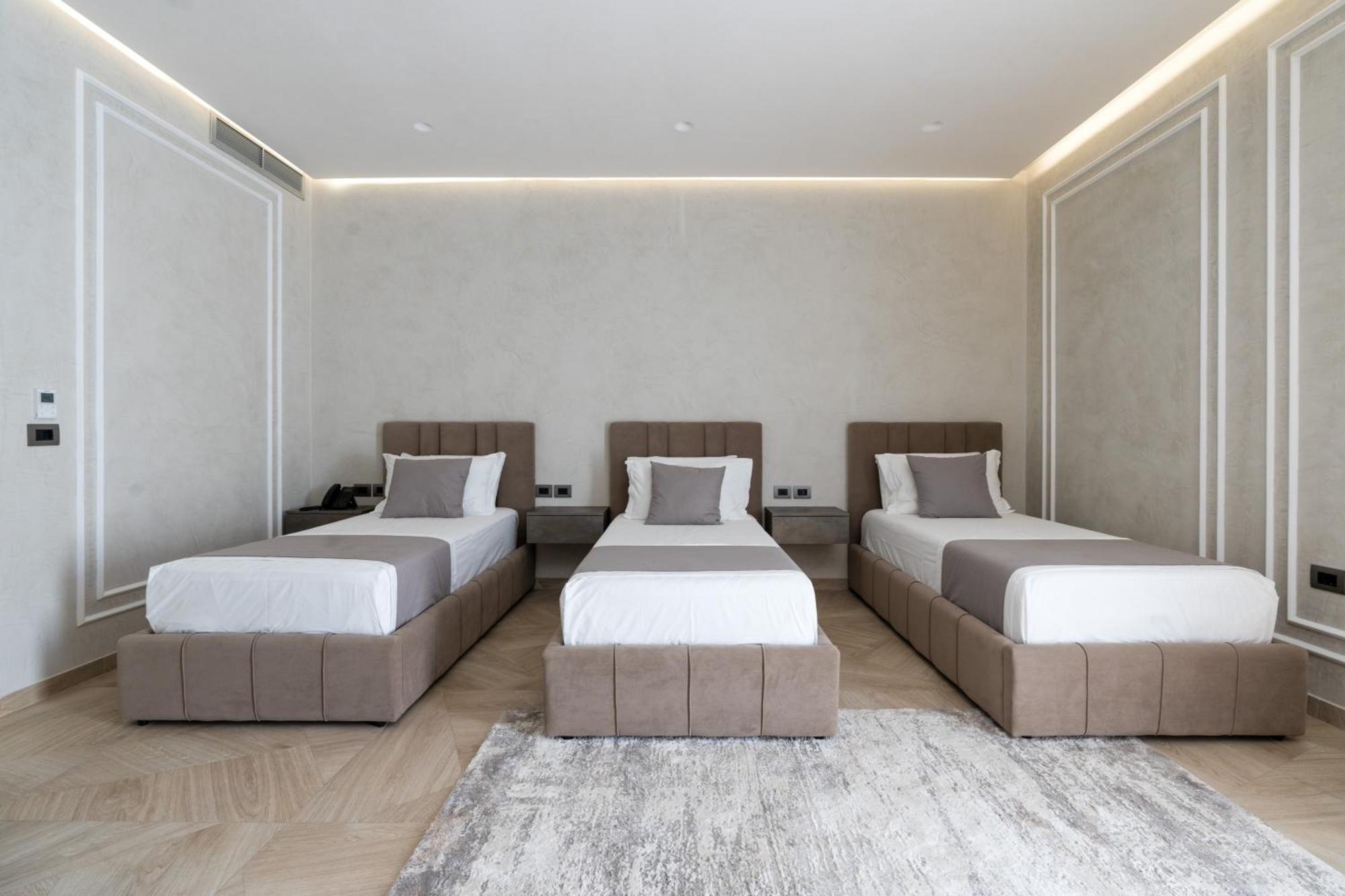 Hotel Plaza בראט מראה חיצוני תמונה