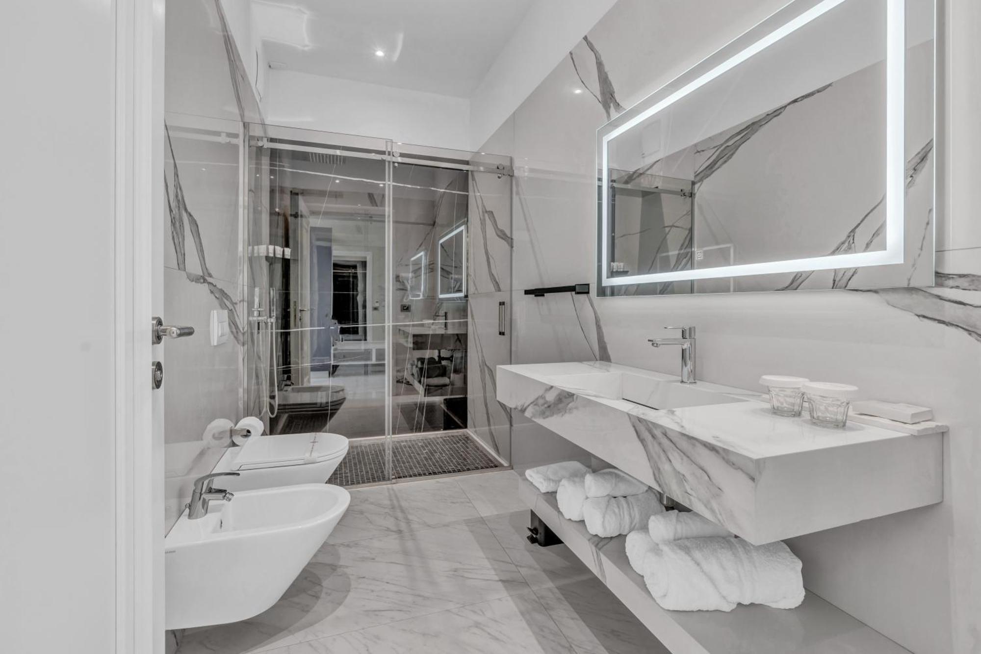 Hotel Plaza בראט מראה חיצוני תמונה