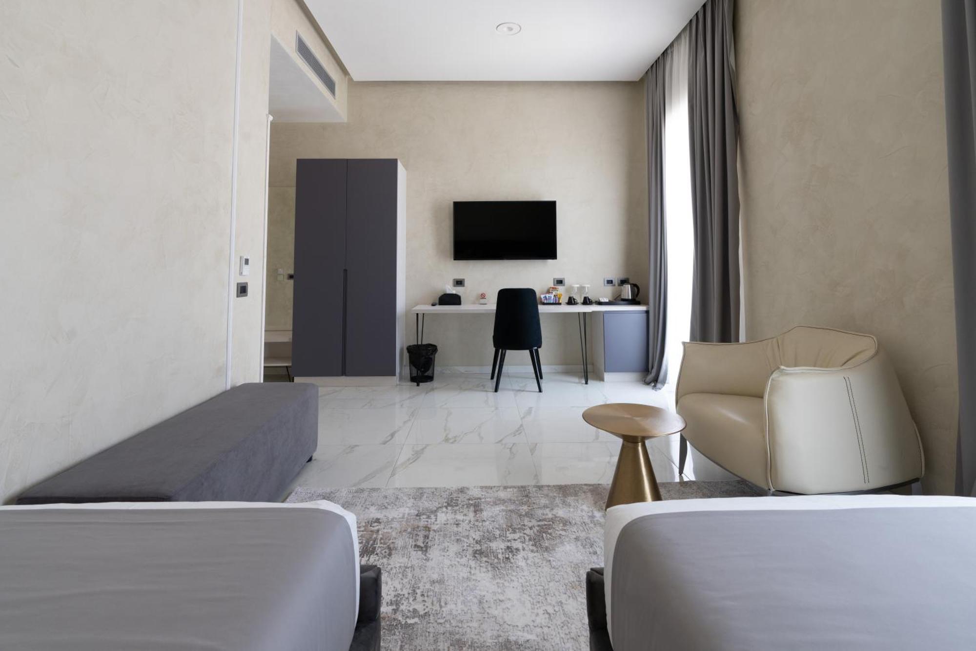 Hotel Plaza בראט מראה חיצוני תמונה