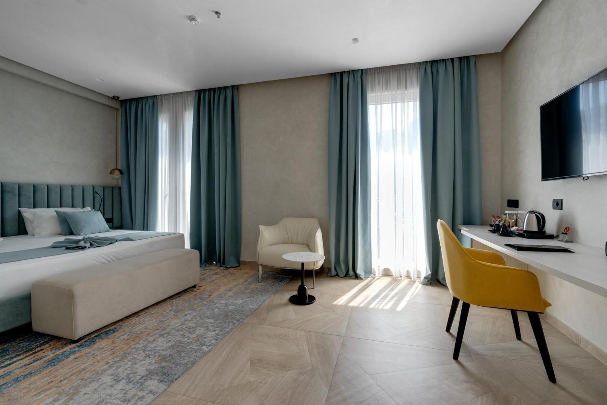 Hotel Plaza בראט מראה חיצוני תמונה