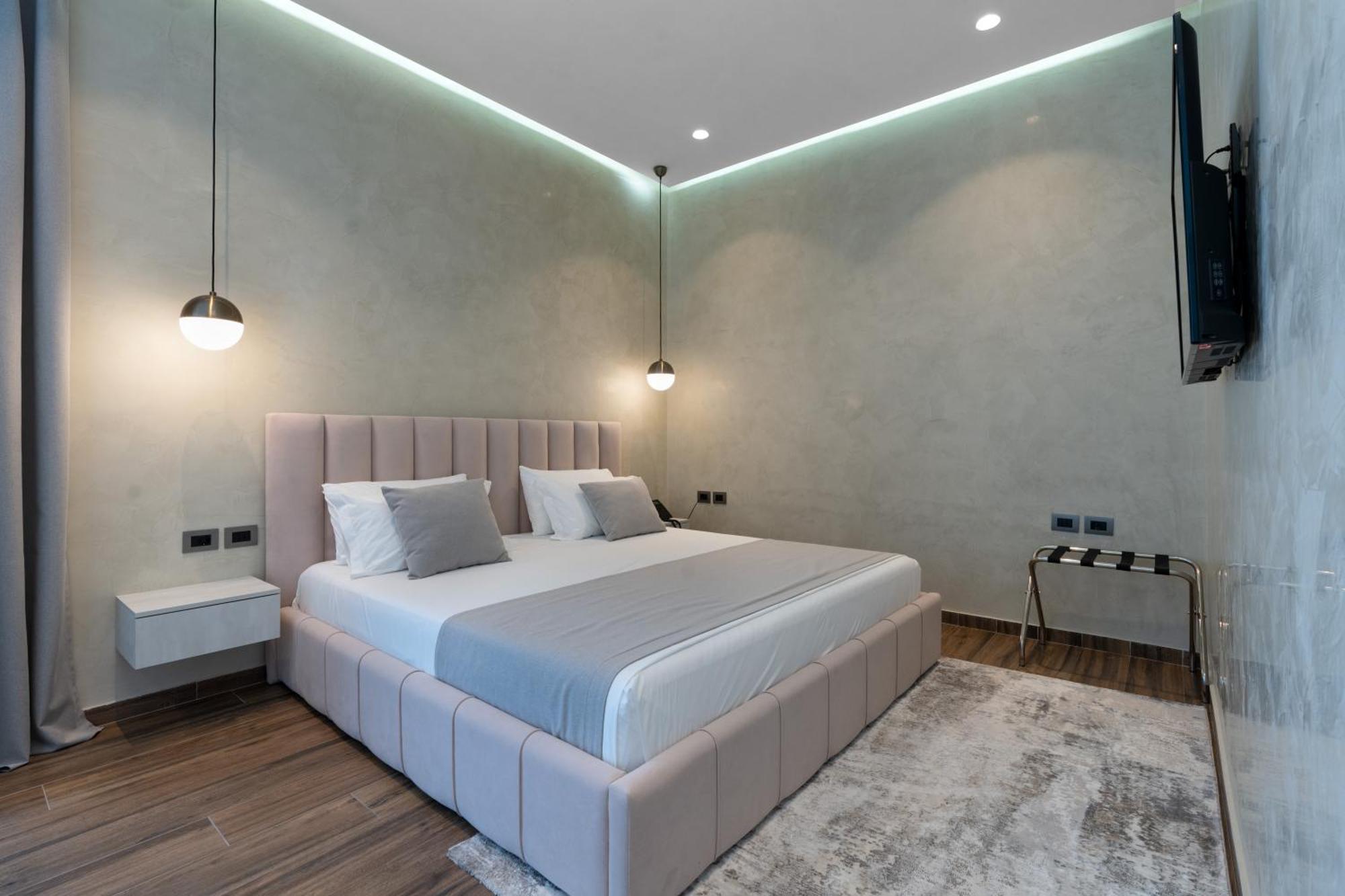 Hotel Plaza בראט מראה חיצוני תמונה