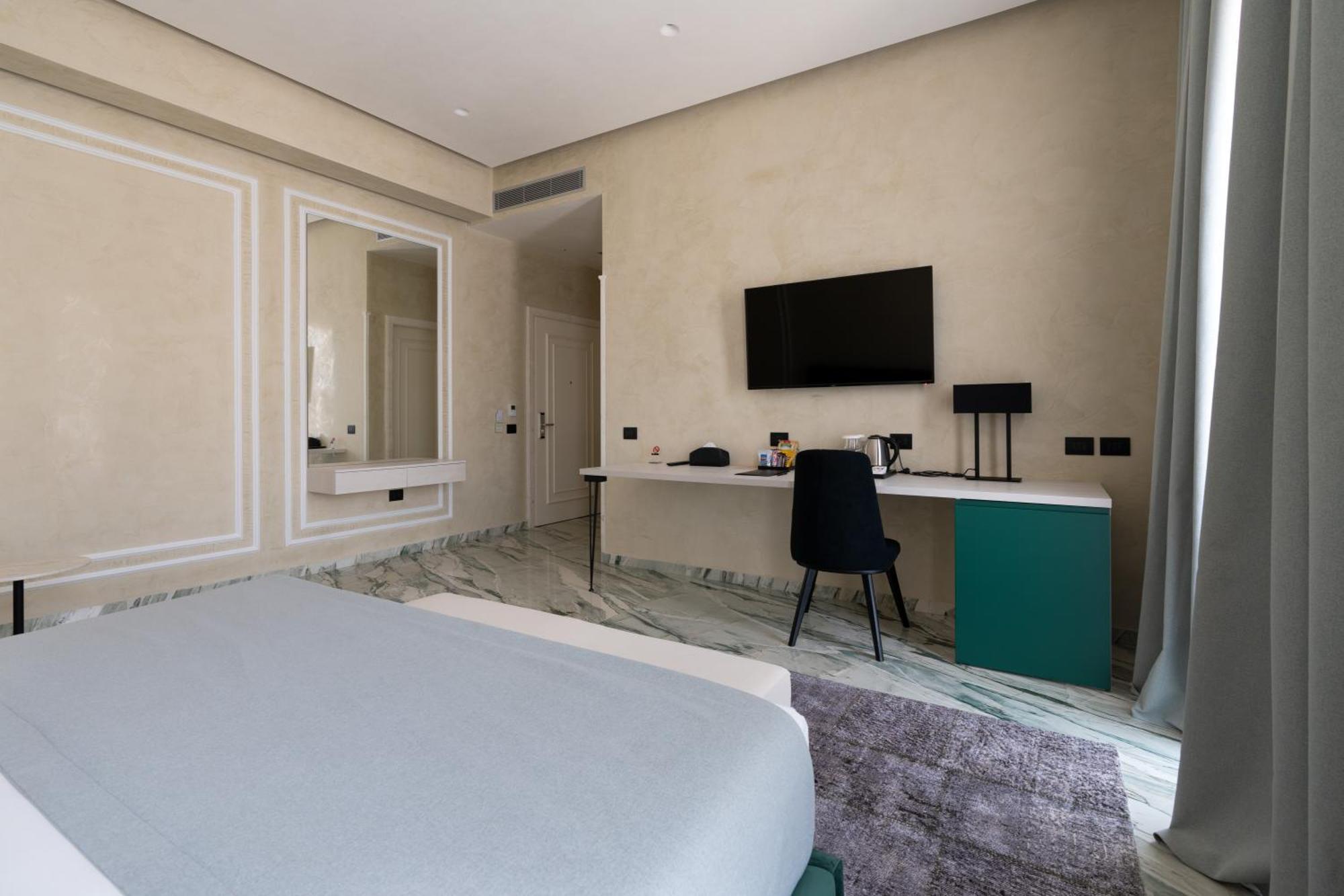Hotel Plaza בראט מראה חיצוני תמונה